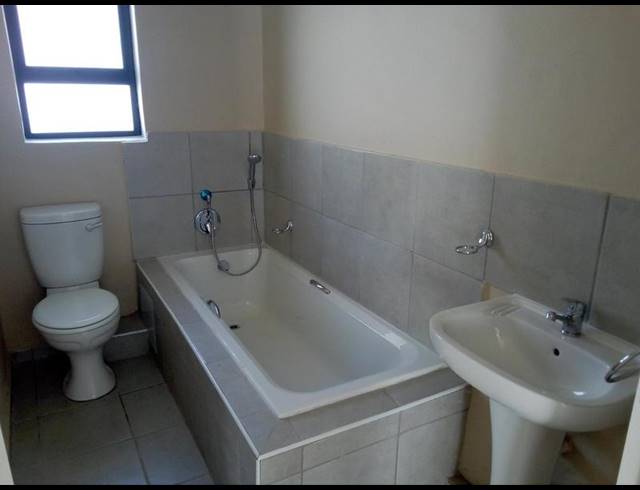 2 BEDROOM APARTMENT FOR SALE IN NEWLANDS EAST